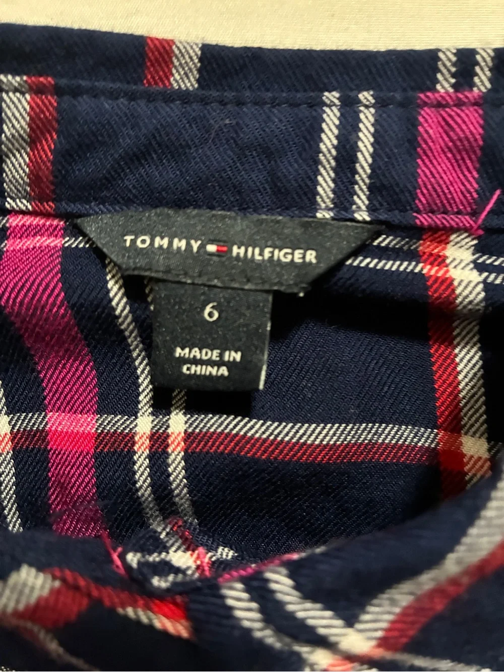 TOMMY HILFIGER Girls Button down shirt Size 6 Plaid 100% Rayon Roll up sleeve